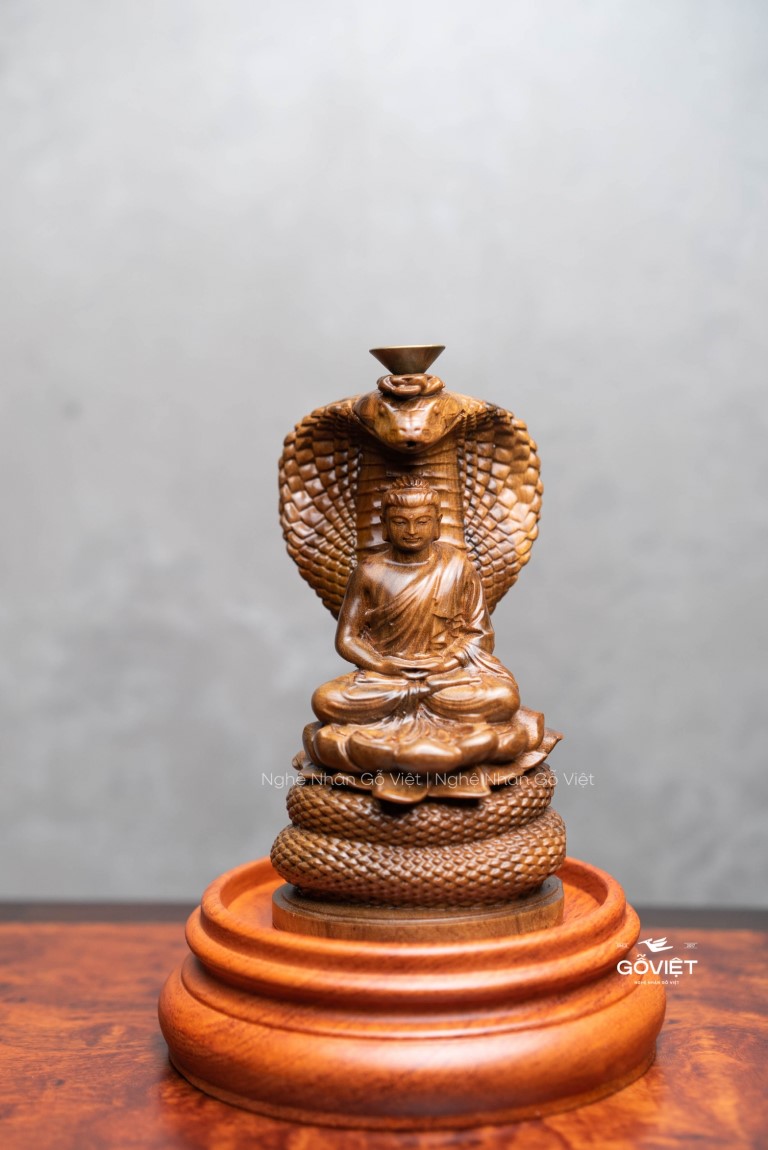 Tượng Phật Thích Ca - Rắn gỗ Bách Xanh cao 15cm